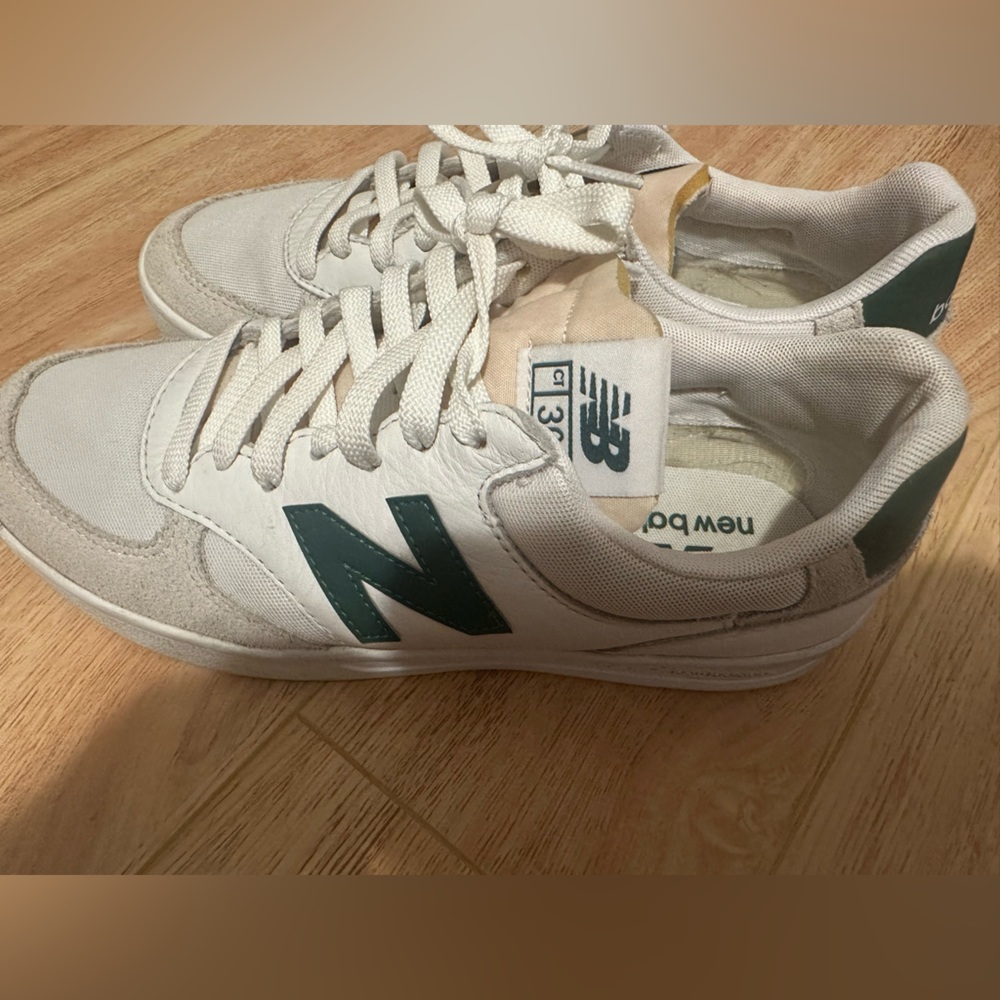 New balance 300 Court
